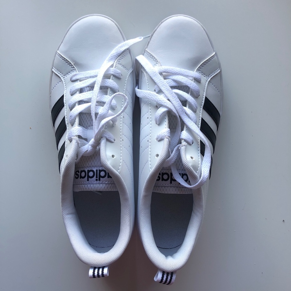 White and black striped Adidas sneakers 👟
